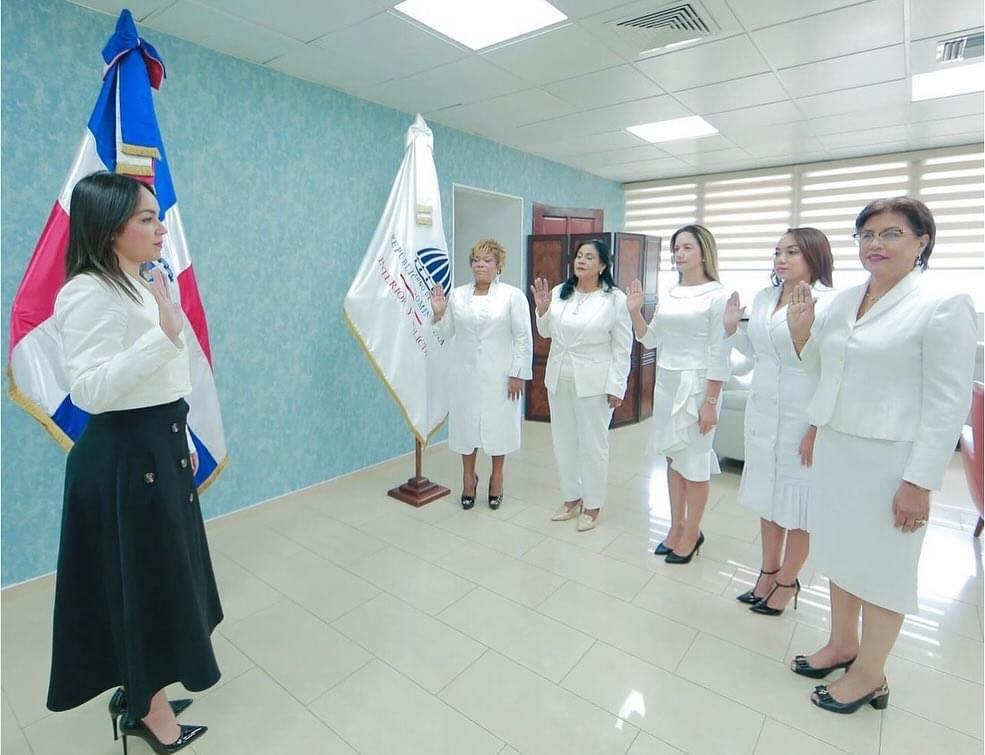 María López Polanco (Amada) queda juramentada como gobernadora Civil de la Provincia María Trinidad Sánchez.